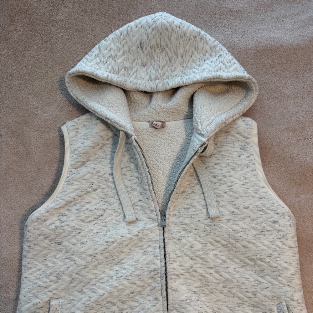 Merona Cozy Hooded Vest Size L